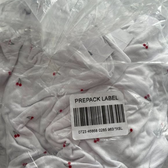 PacSun Cherry Cami Crop Top - Picture 10 of 10